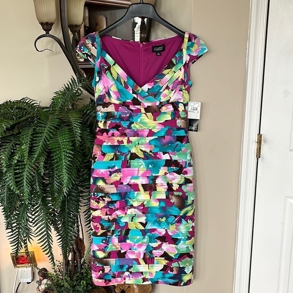 Brand New Adrianna Papell Multicolored Fitted Bandage Dress V-Neck Floral - Picture 13 of 13